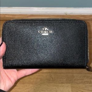 Coach medium accordion zip wallet